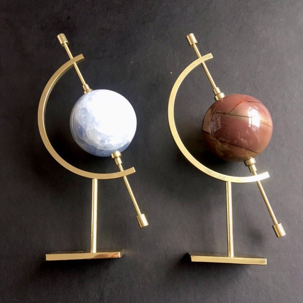 Crystal Ball Decor - كرة زجاجية سوداء للزينة على شكل
