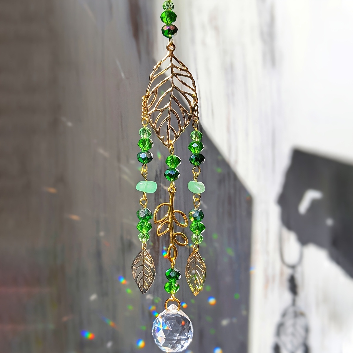 زينة معلقة من الكريستال الأخضر - مراجعة Crystal Ball Decor وسعره